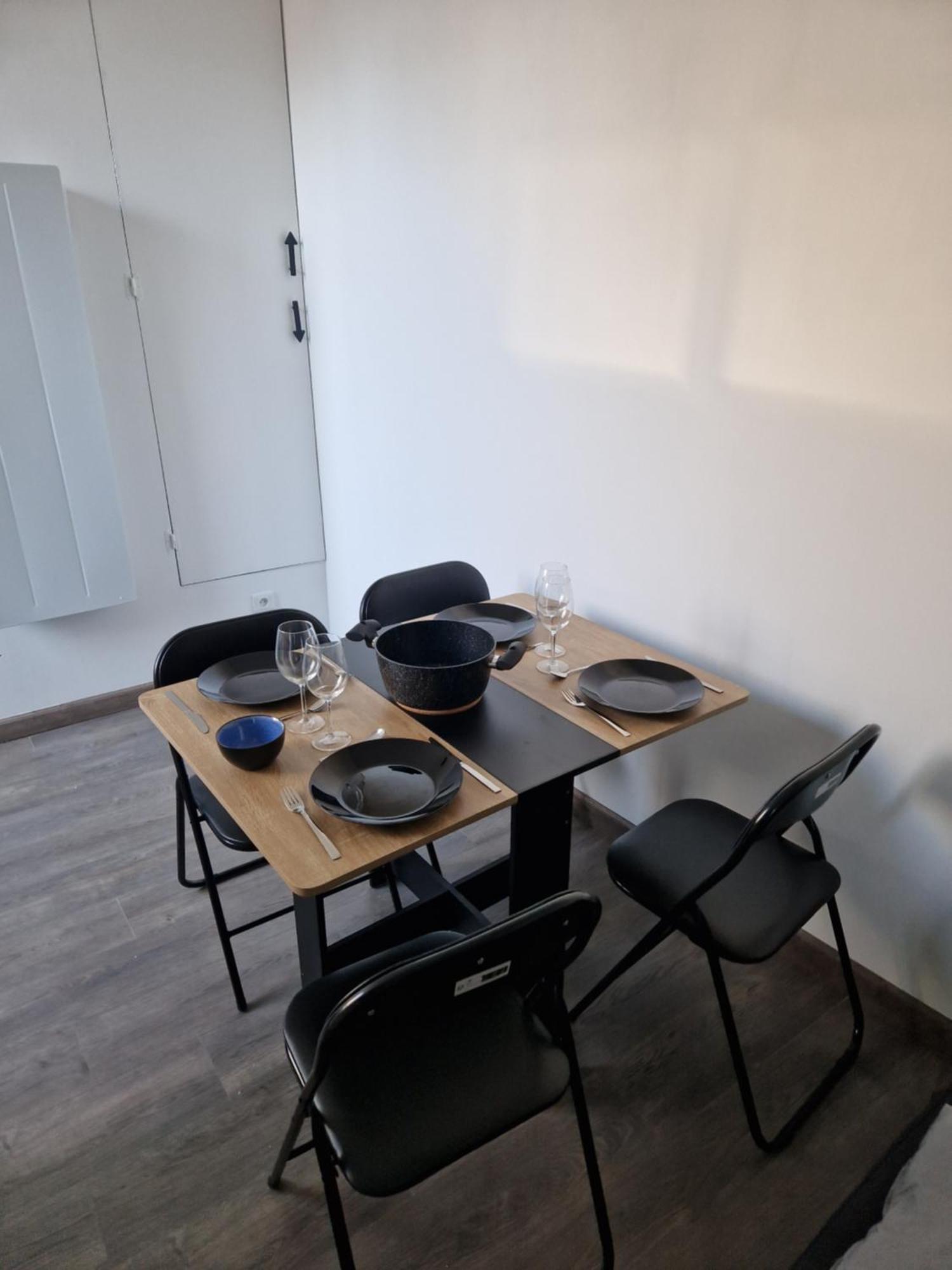 דיז'ון Les Appartements De Romain Et Julien מראה חיצוני תמונה